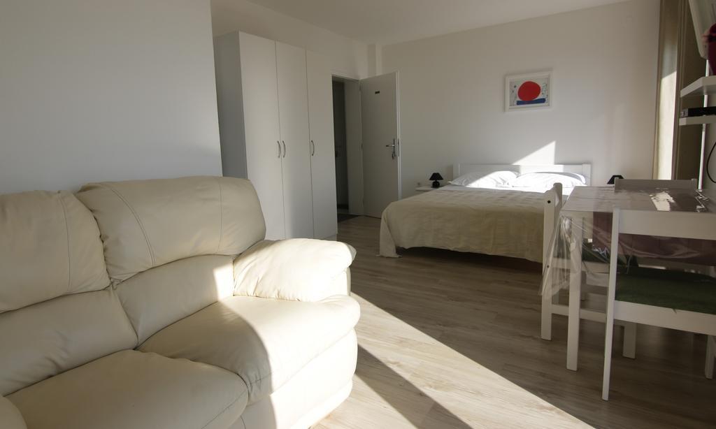 Apartments Tomas Сен Екстериор снимка