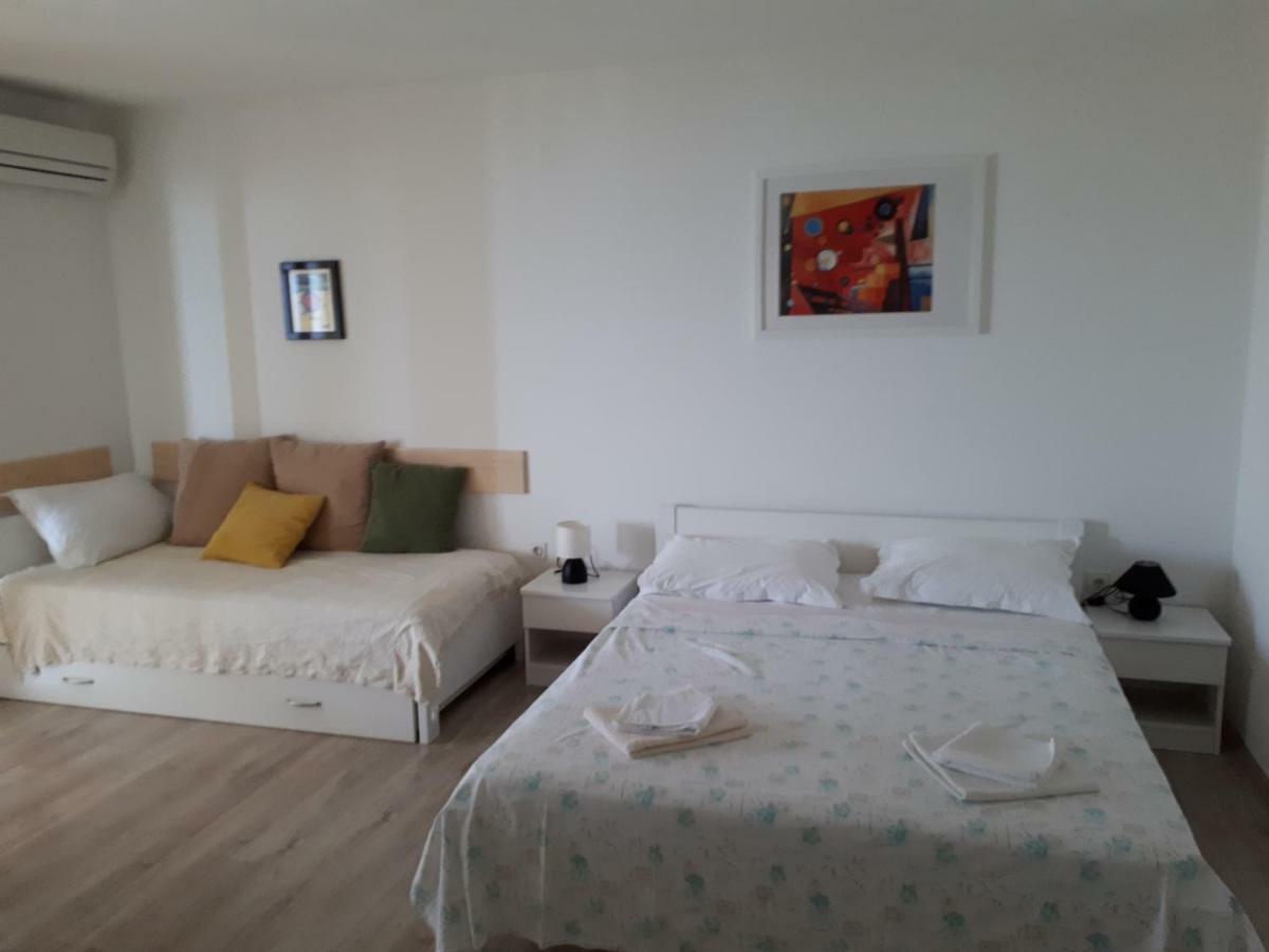 Apartments Tomas Сен Екстериор снимка