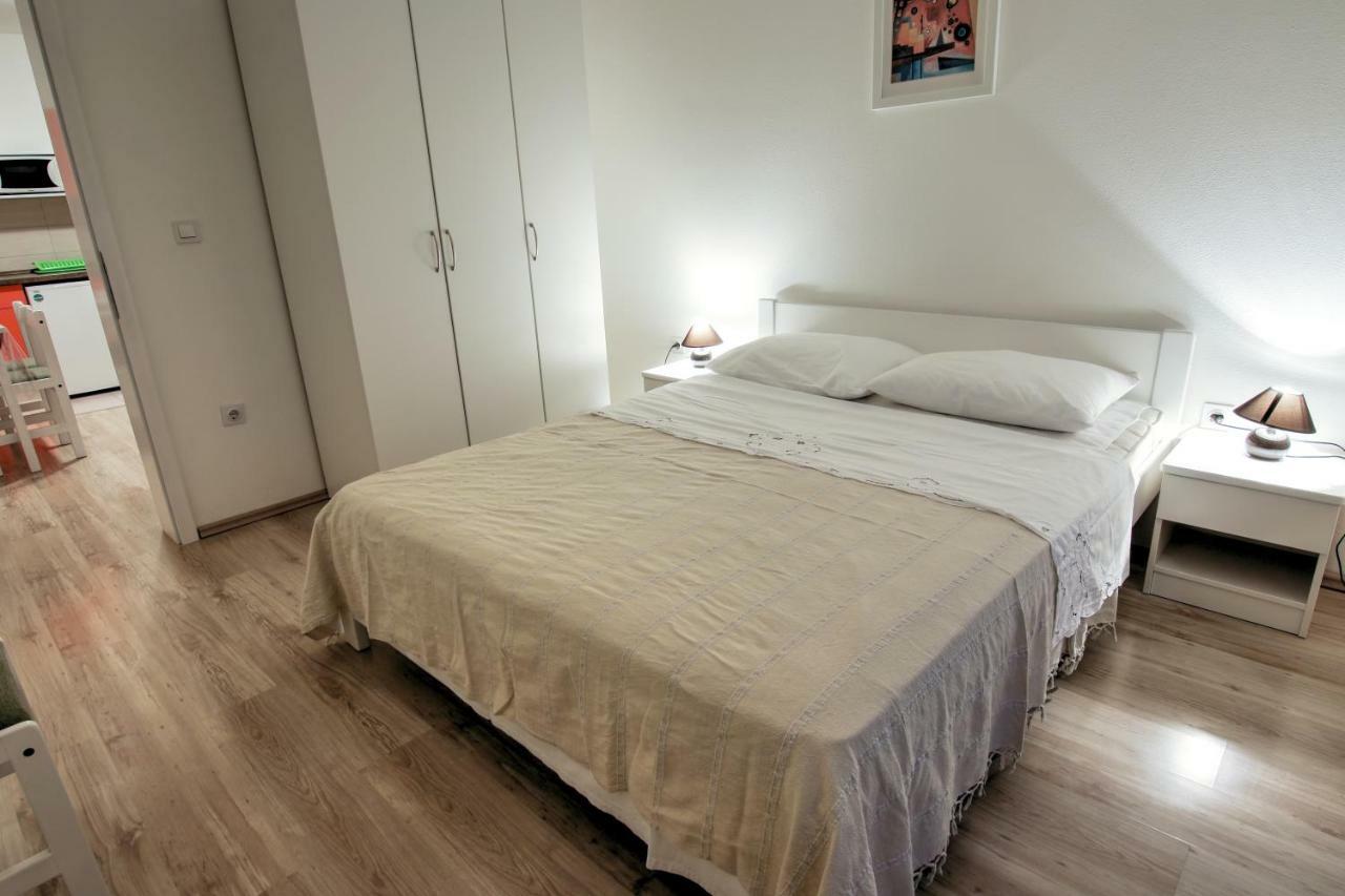 Apartments Tomas Сен Екстериор снимка